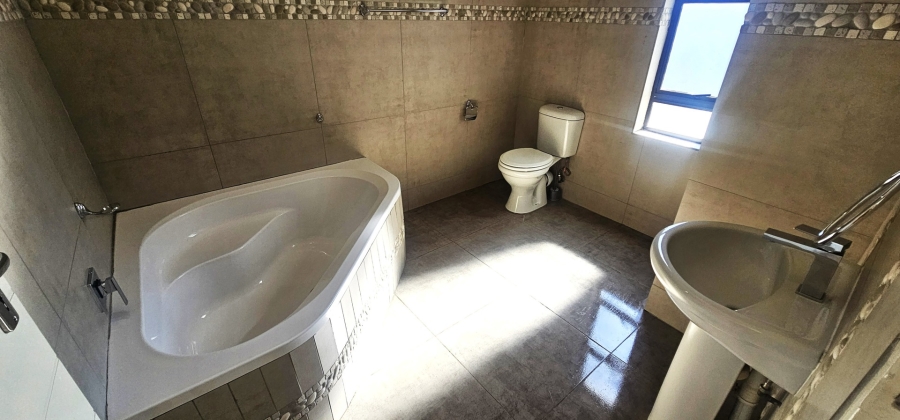 To Let 3 Bedroom Property for Rent in Cashan North West